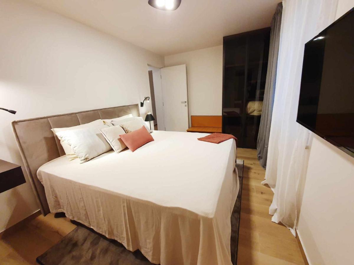 New Ana Design City Center Apartments Pula Exterior photo